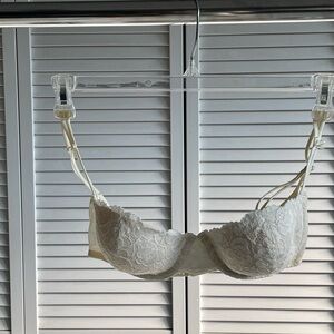 Maidenform Cream Lace Bra